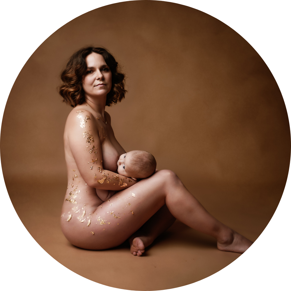 MOTHERHOOD - Photo Ronde 1