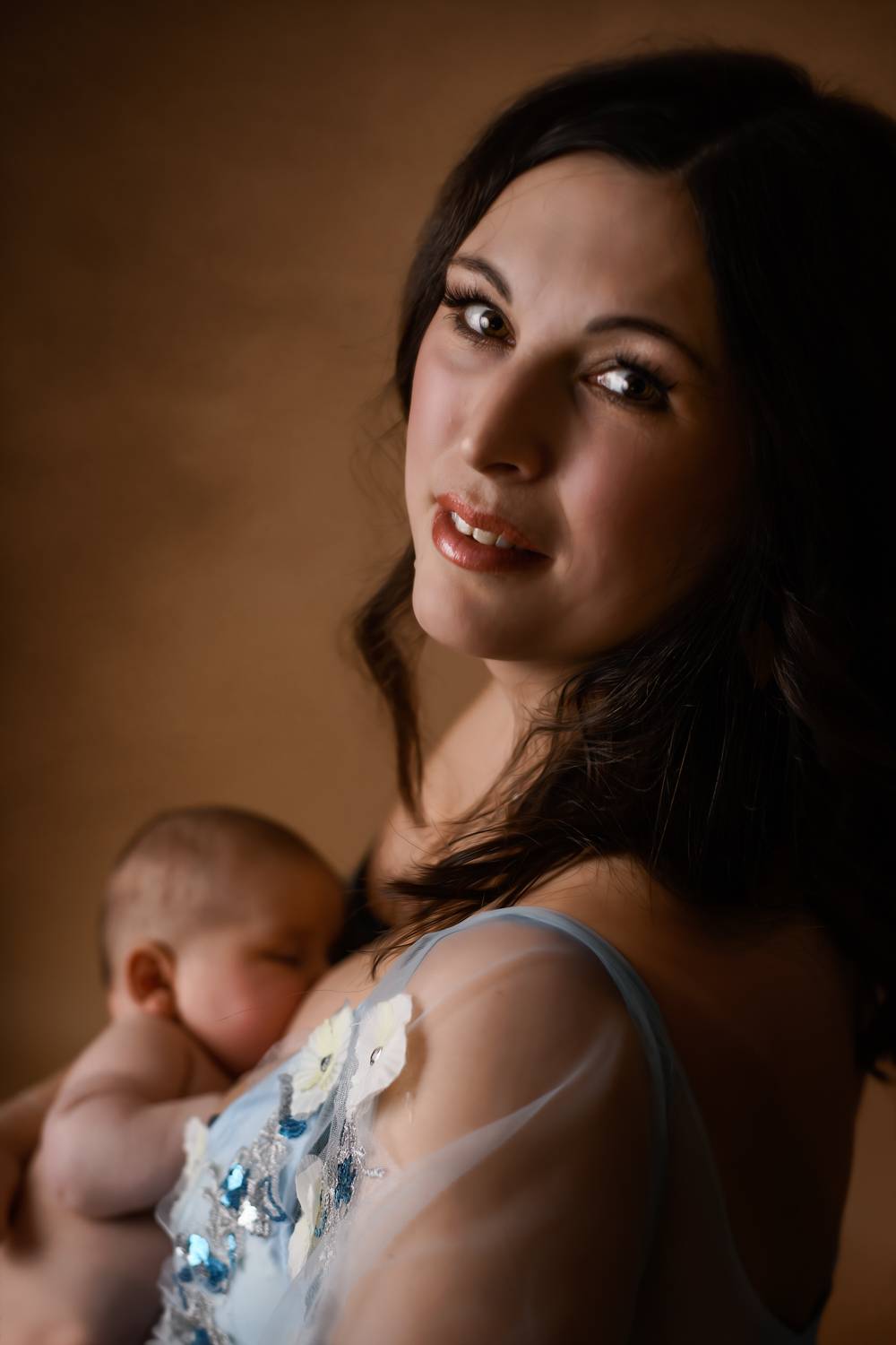 MOTHERHOOD - Galerie 12